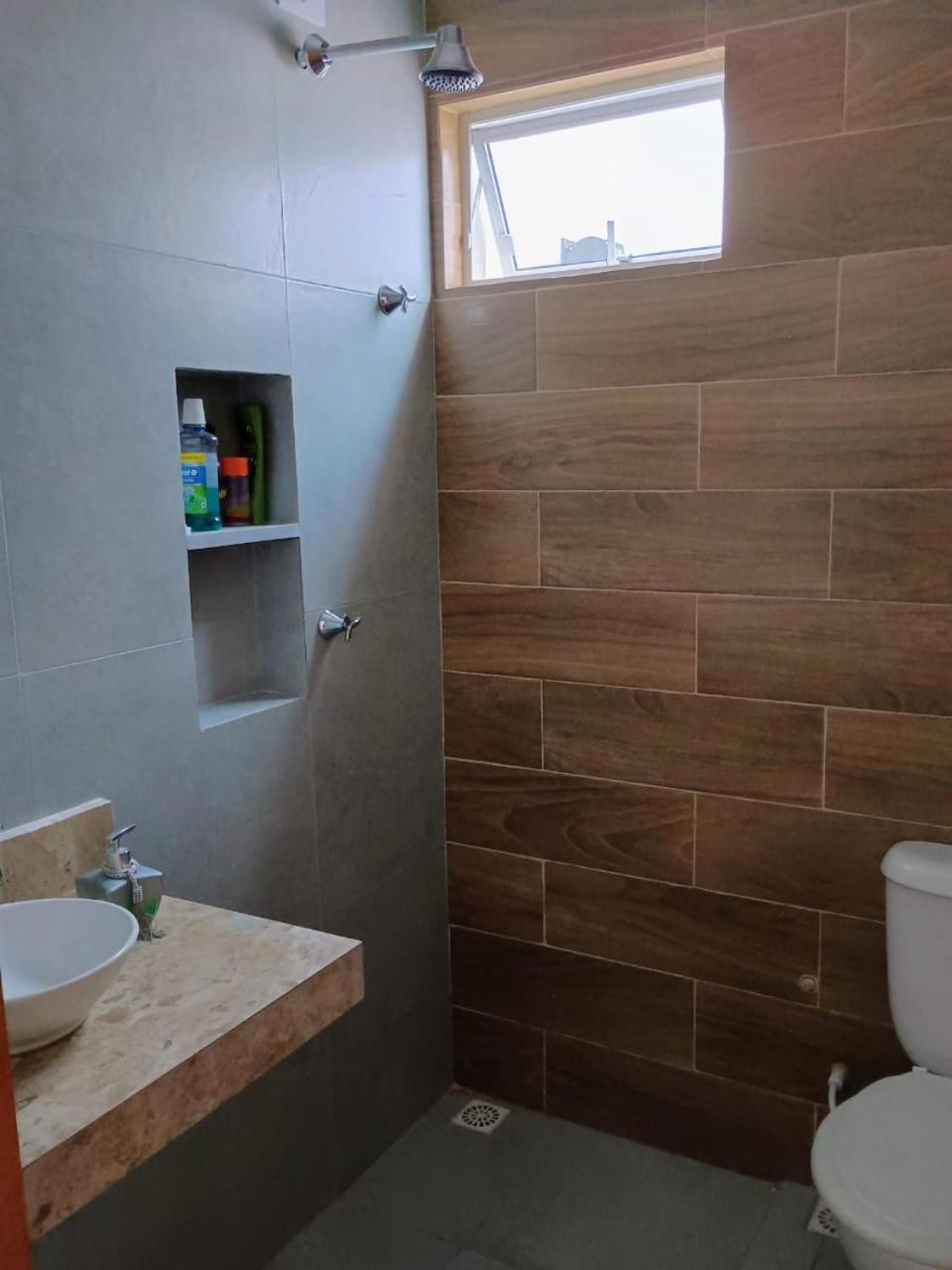 Casa Com Piscina E Churrasqueira 5 Minutos Da Praia, 1 Com Cama De Casal E Segundo Com Duas Camas Infantis Holiday home *