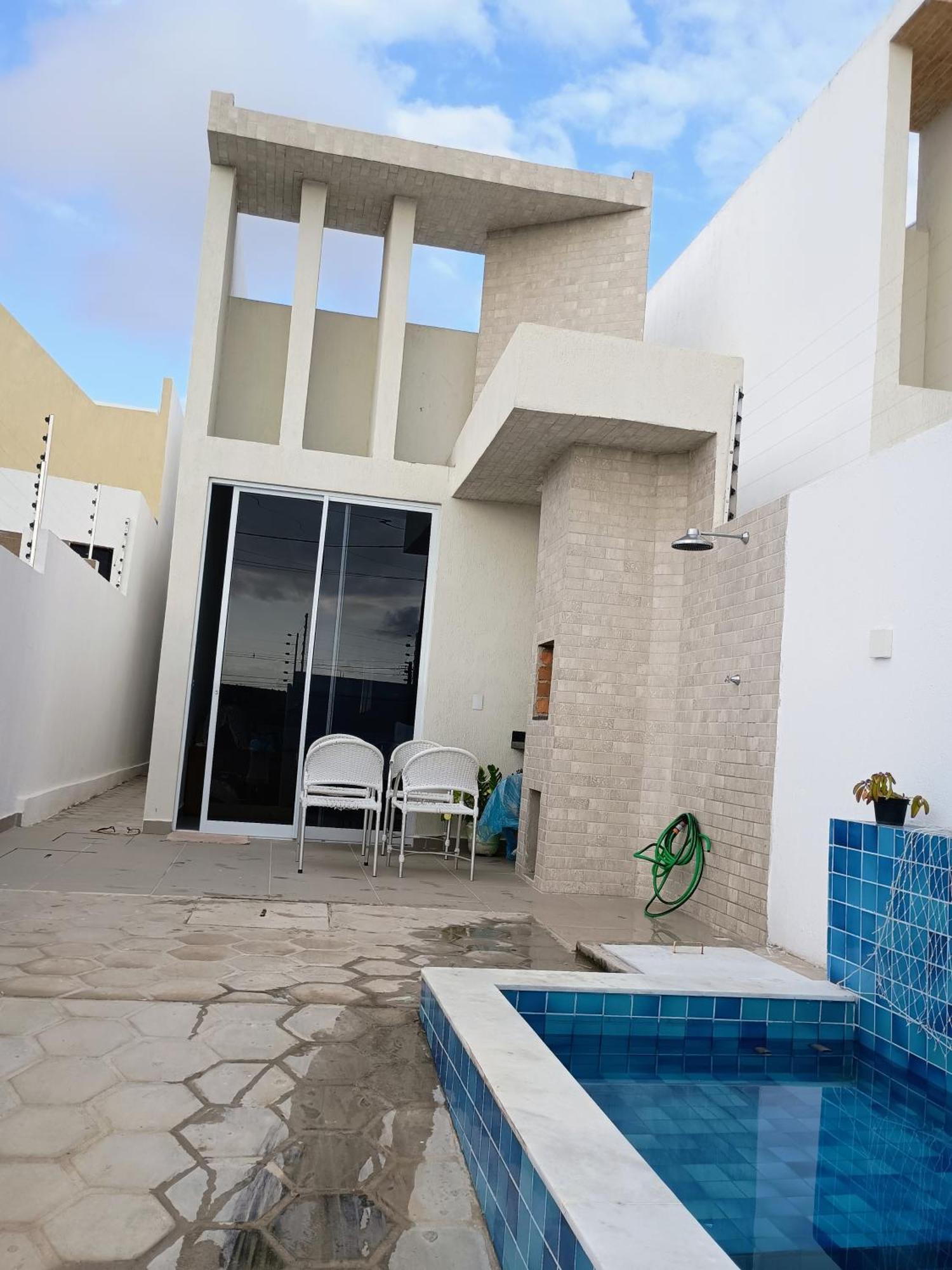 Casa Com Piscina E Churrasqueira 5 Minutos Da Praia, 1 Com Cama De Casal E Segundo Com Duas Camas Infantis Holiday home